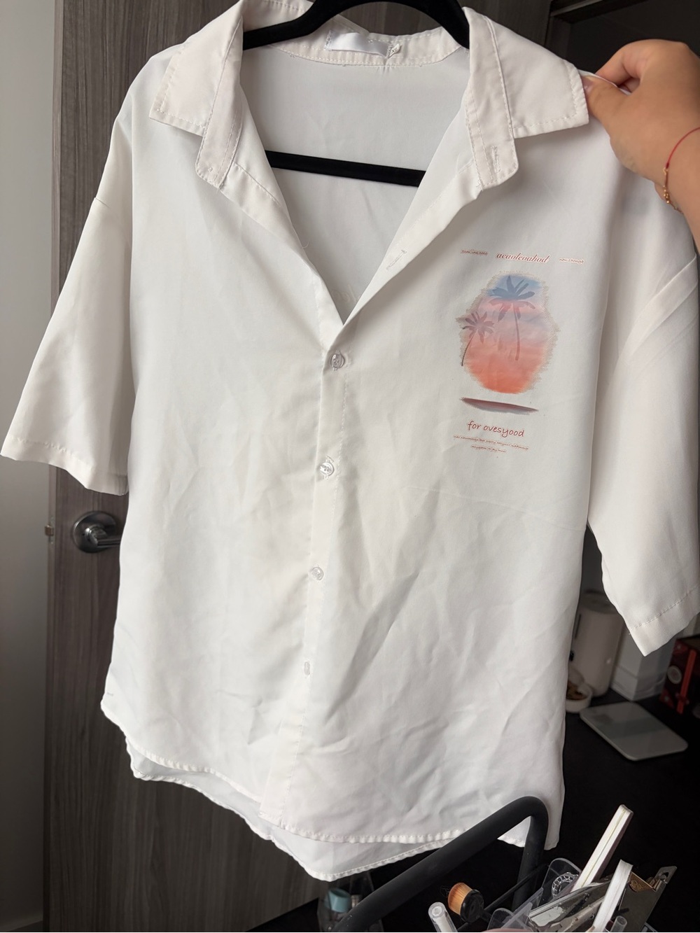 Casual White Short-Sleeve Button-Down Shirt with Sunset Palm Graphic